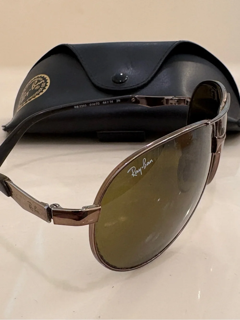 Ray-Ban Aviator Sunglasses with Black Case